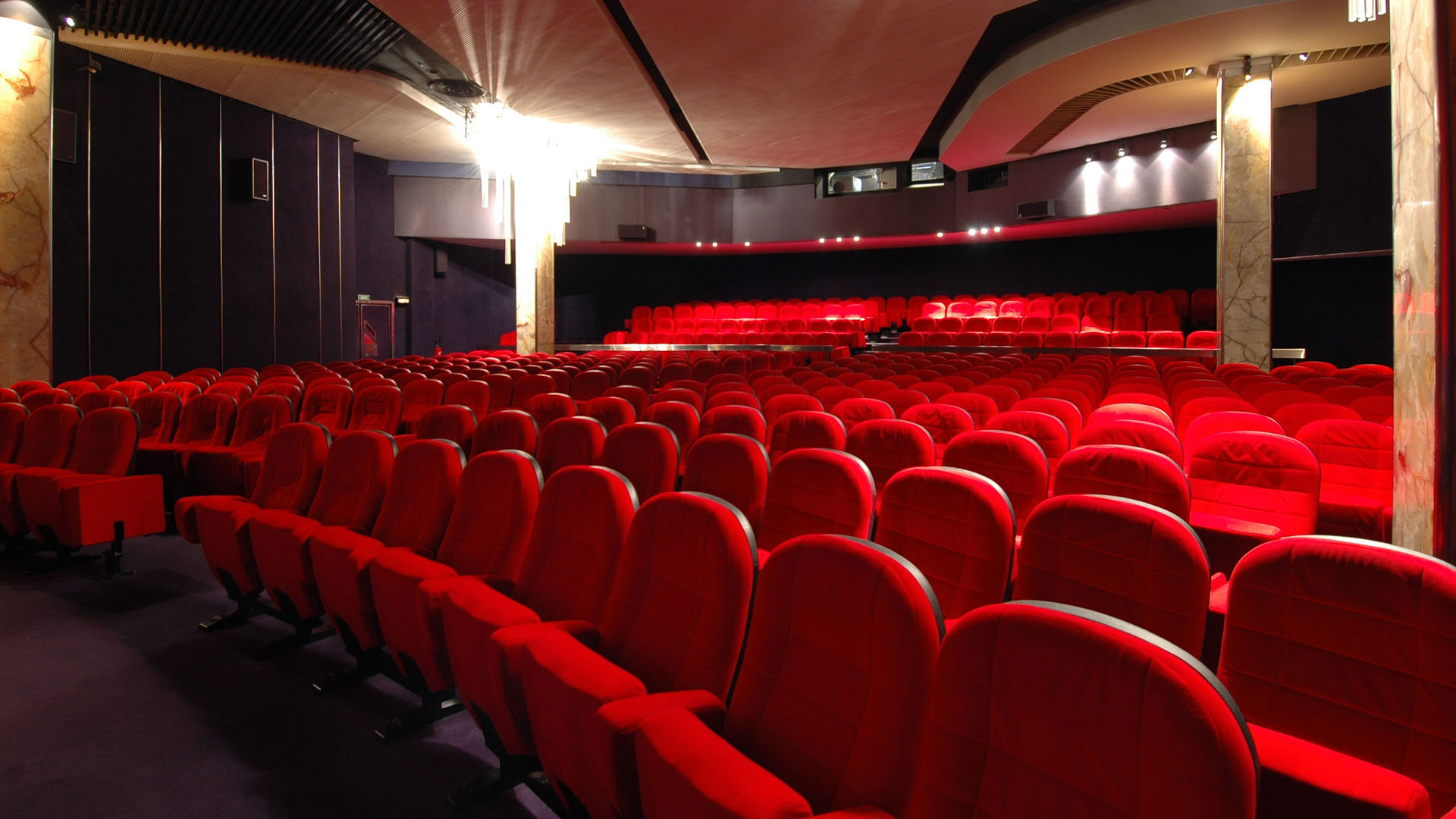 The Impact of the Broadway Theatre on the Economy